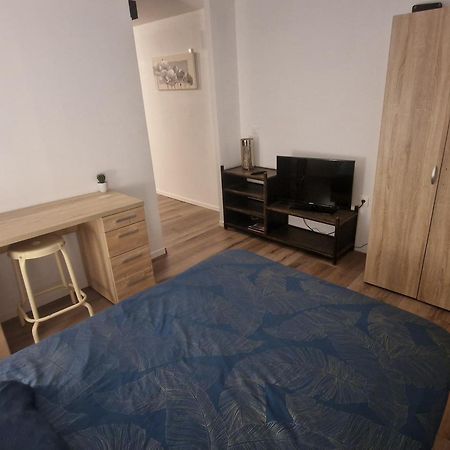 Studio Renard Quartier Marais, Terrasse En Rez De Jardin, Matelas Confort Bourges Exterior foto